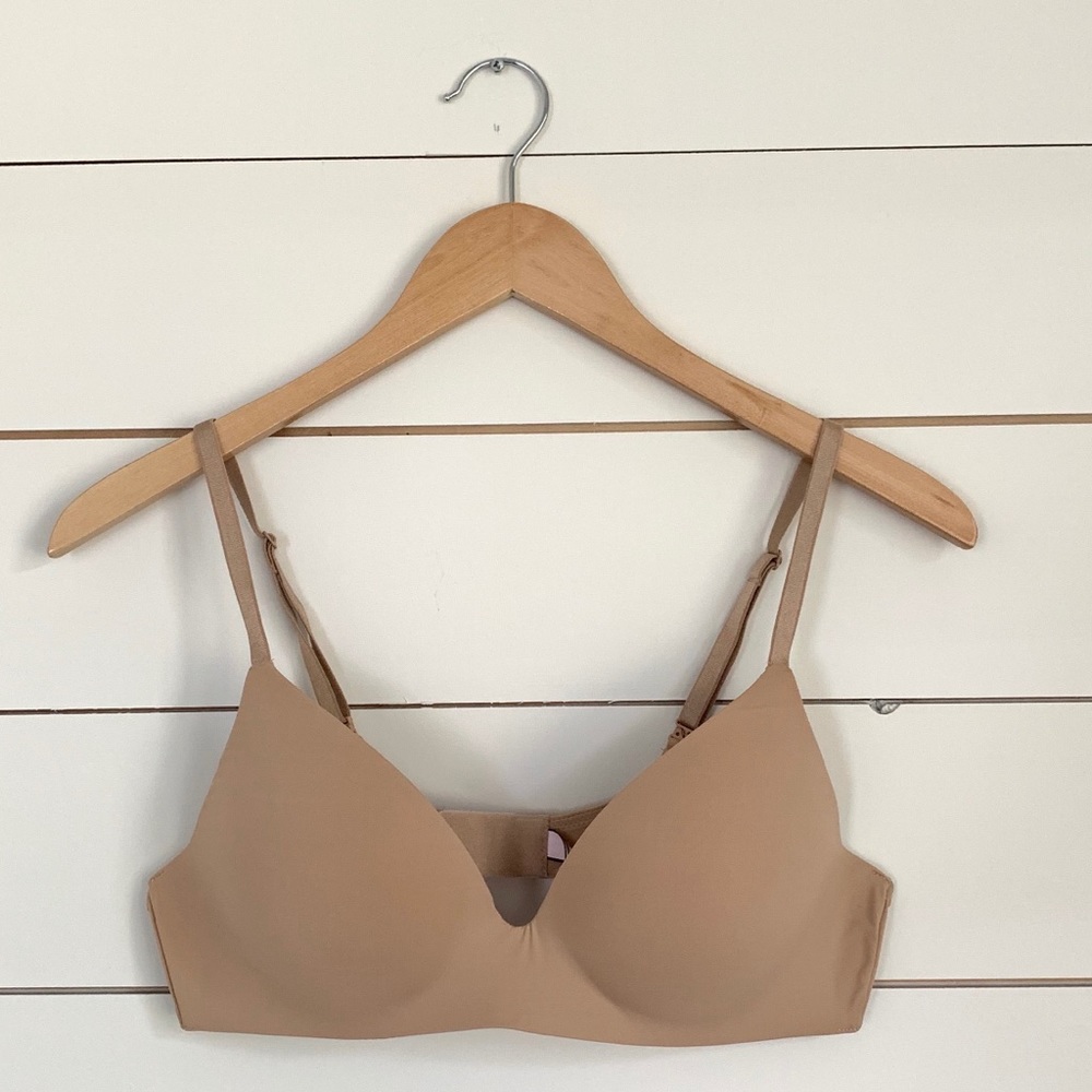 Victoria’s Secret Wireless T-Shirt Bra 36B, Nude